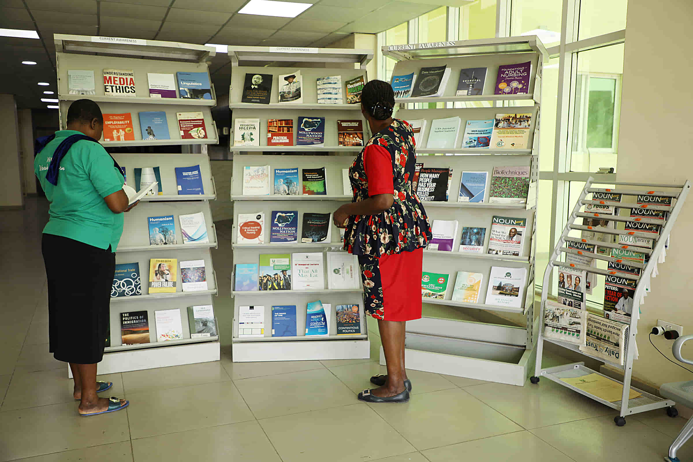 Display Shelve & Patrons